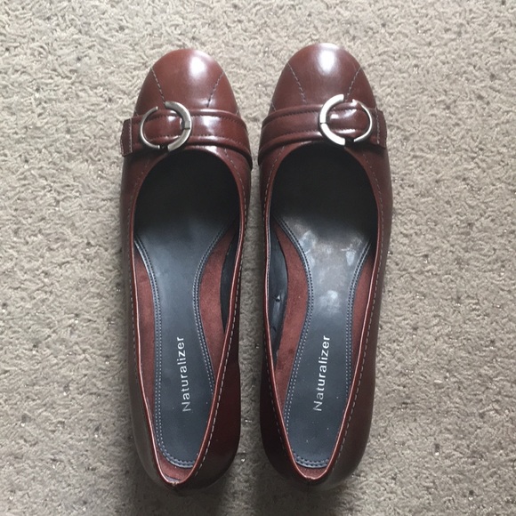 Naturalizer Shoes - SIZE 9.5 Naturalizer Leather Upper Brown Shoes